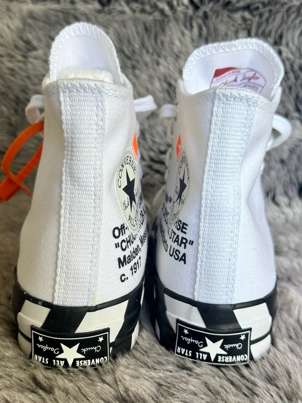 Converse authentic off
